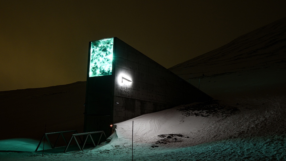 Das Global Seed Vault auf Spitzbergen während der Polarnacht