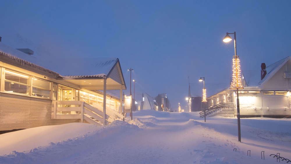 Downtown Longyearbyen in the snow