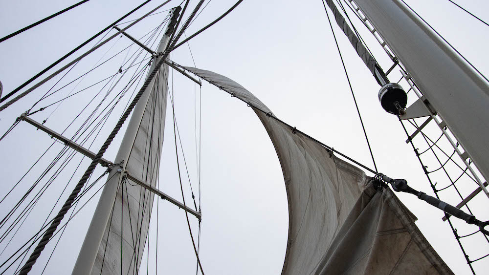 The sails of the SV Meander