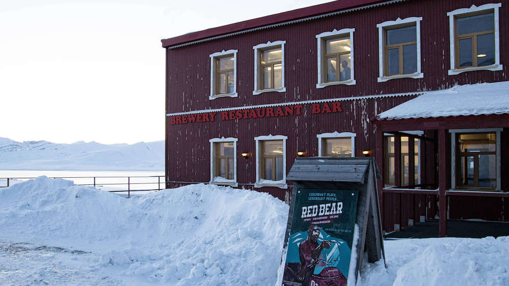 Der Red Bear Pub in Barentsburg