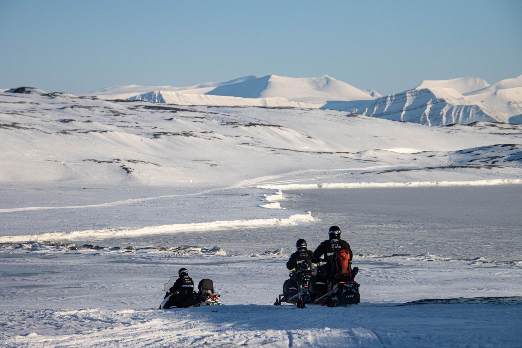 Schneeexpedition auf Spitsbergen