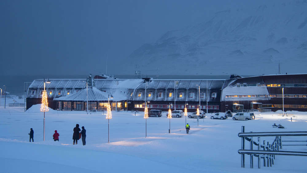 UNIS in Longyearbyen in the snow