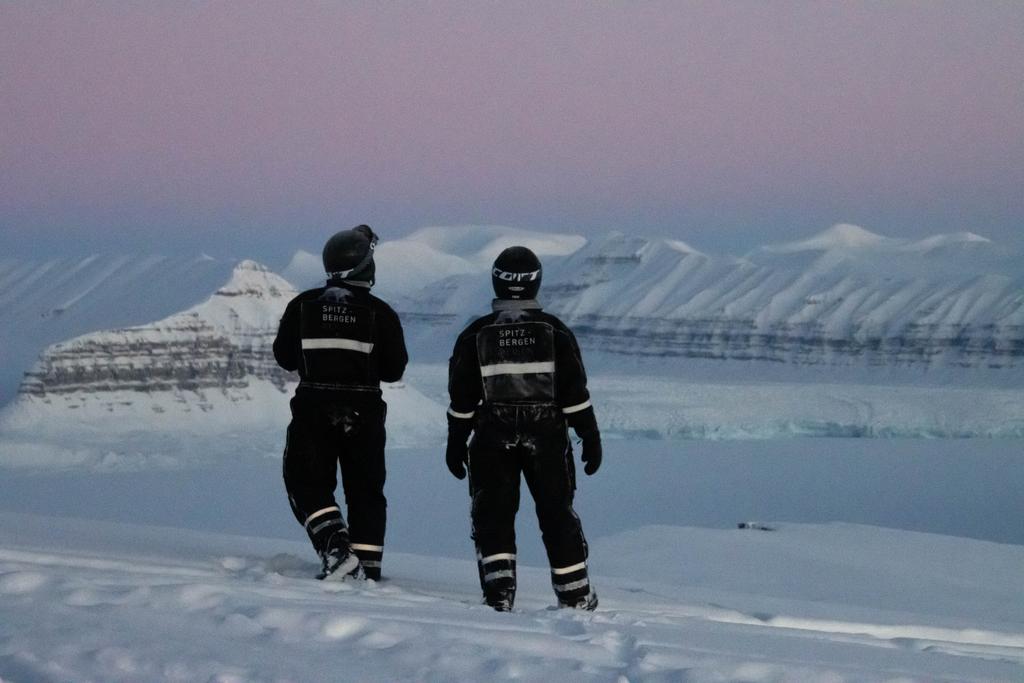 Zugefrorener Fjord auf Spitzbergen